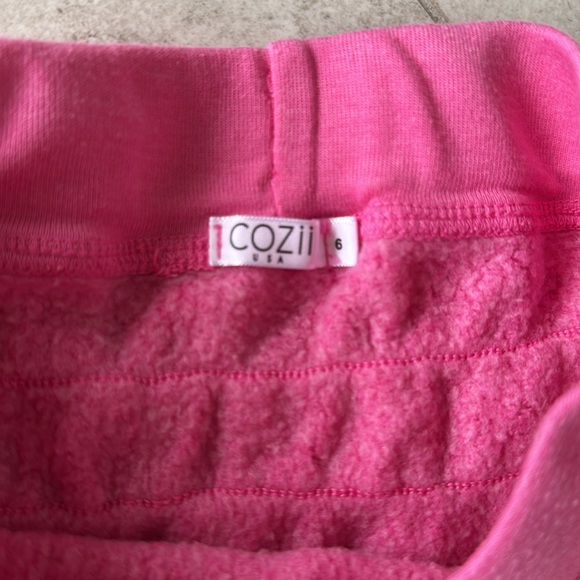 Cozii long sleeve and sweat set with ruffle butt - Picture 10 of 10